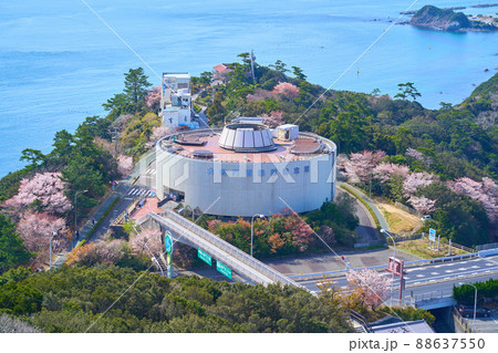 春の鳴門公園の大鳴門橋架橋記念館方面 88637550
