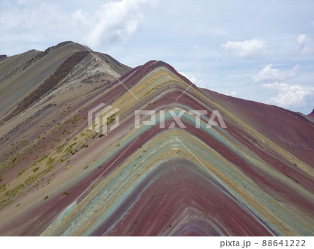 【ペルー】レインボーマウンテンの山頂からの景色(ビニクンカ山) 【ペルー】レインボーマウンテンの山頂からの景色(ビニクンカ山) 88641222