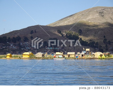 【ペルー】チチカカ湖とウロス島の景色（プーノ） 88643173