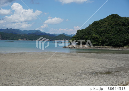 国道42号線の森浦湾 88644513