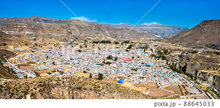 Cityscape of Chivay town at the Colca Canyon in Peru 88645033