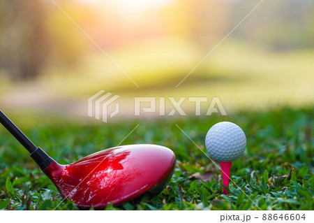 Golf balls on the golf course with golf clubs ready for golf in the first short. In the morning, with the beautiful sunlight. 88646604