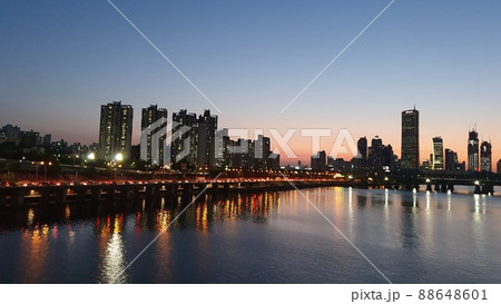 ソウル 漢江 夕方 88648601
