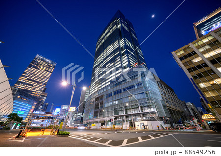 日本の東京都市景観 東京ミッドタウン八重洲などを望む 日本の東京都市景観 東京ミッドタウン八重洲などを望む 88649256