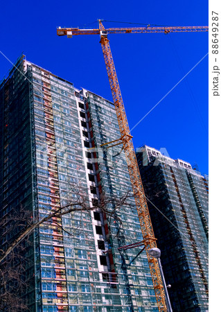 construction crane on the construction of the house construction crane on the construction of the house 88649287