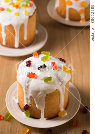 Easter cake with jelly sweets and kumquat 88652289
