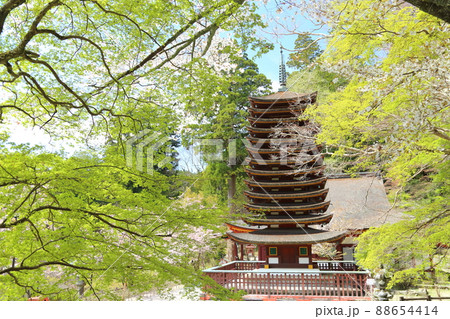 談山(たんざん)神社 【大化の改新発祥地・奈良県桜井市多武峰】 談山(たんざん)神社 【大化の改新発祥地・奈良県桜井市多武峰】 88654414