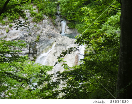 川原毛大湯滝（秋田県湯沢市） 88654880