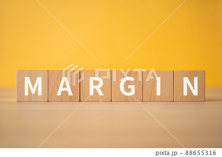 マージンのイメージ|「MARGIN」と書かれた積み木 マージンのイメージ|「MARGIN」と書かれた積み木 88655316