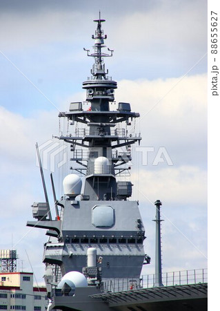 軍港・横須賀に泊まる…護衛艦いずも 軍港・横須賀に泊まる…護衛艦いずも 88655627