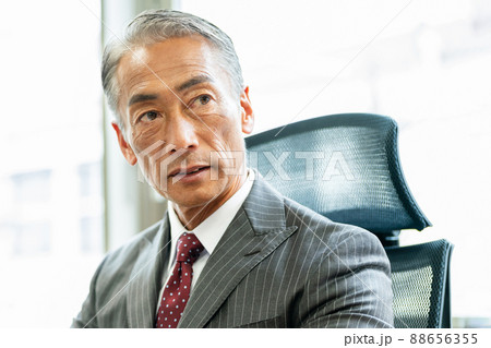 ビジネスマン　シニアの男性 88656355