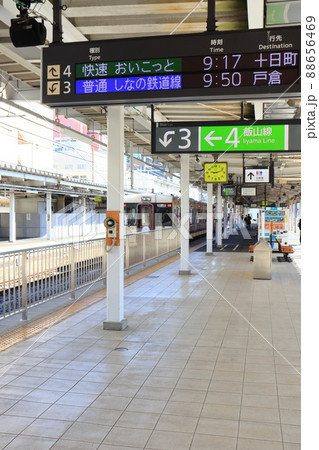 長野駅の始発 おいこっと と電光掲示板 長野駅の始発 おいこっと と電光掲示板 88656469