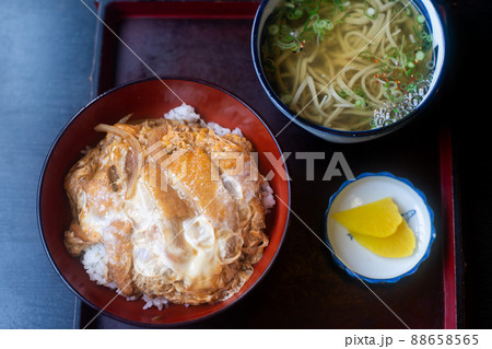 かつ丼とうどんのセット 88658565