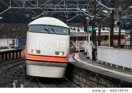 春雨の日光路を行く…東武特急『スペーシア』　豪華特急で日光・鬼怒川へ 88658954