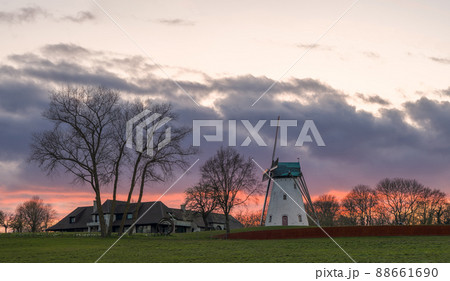 Mountain mill in Anzegem Mountain mill in Anzegem 88661690