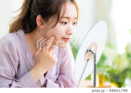 女性 ビューティー スキンケア リビング ライフスタイル ニューノーマル 女性 ビューティー スキンケア リビング ライフスタイル ニューノーマル 88661786