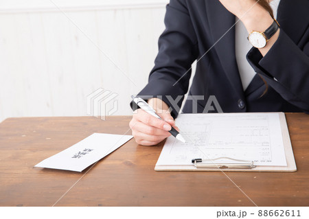 履歴書を書く手元 resume 履歴書を書く手元 resume 88662611