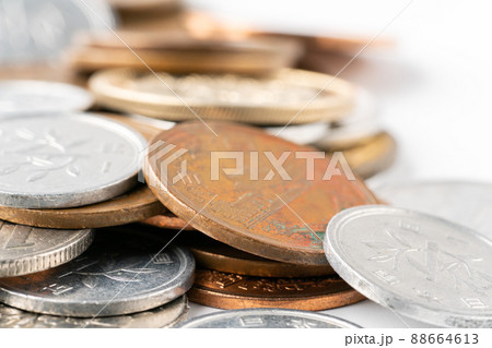 小銭　お金 88664613