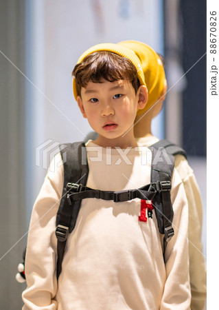男の子 子供 人物 88670826