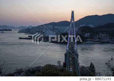 道路 橋 突山大橋 88671143