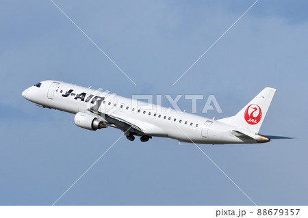 ジェイエアの旅客機 E190 88679357