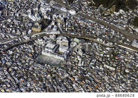 逗子市役所付近を空撮 88680628