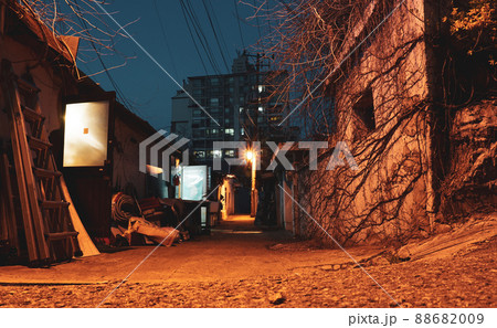 風景 建物 道路 88682009