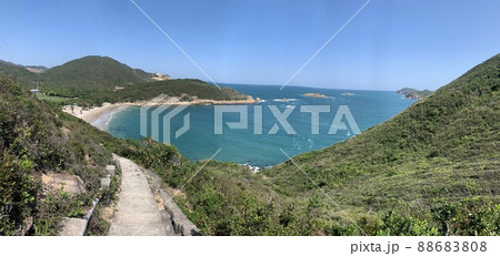 香港には島がたくさんあって週末には船ですぐに離島に行けます。 88683808