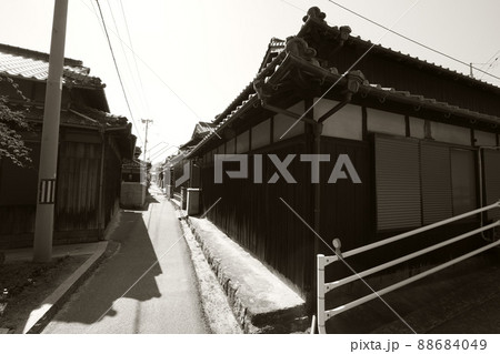 白石島の集落と路地2（セピア）　岡山県笠岡市 88684049