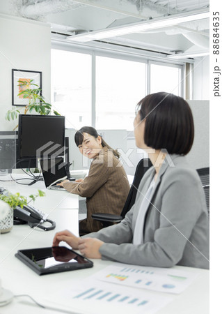 コロナ後のオフィスのあり方 コロナ後のオフィスのあり方 88684635