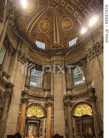 バチカン サンピエトロ大聖堂 内部 / St. Peter's Basilica, Vatican 88687639