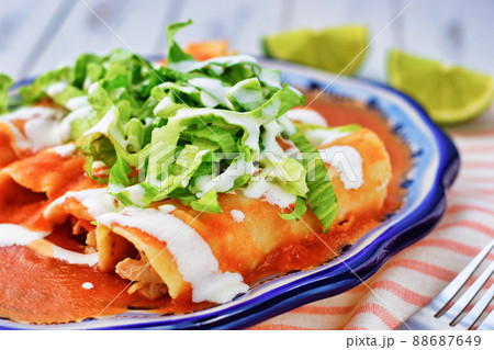 メキシコ料理のエンチラーダ 88687649