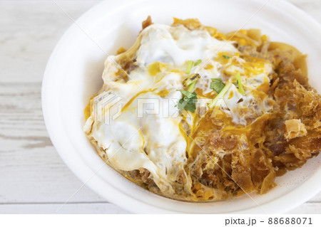 美味しいロースカツ丼 88688071