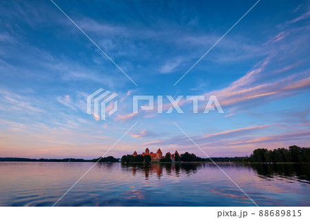 Trakai Island Castle in lake Galve, Lithuania 88689815