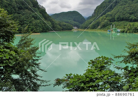 品木ダムの上州湯の湖 88690761