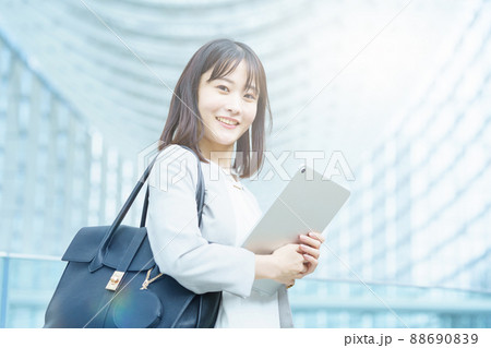 ビジネスウーマンのポートレート ビジネスウーマンのポートレート 88690839