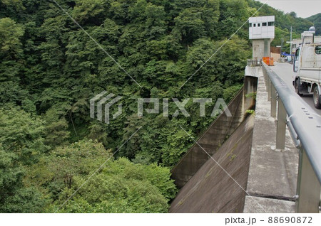 品木ダムの堤体 88690872