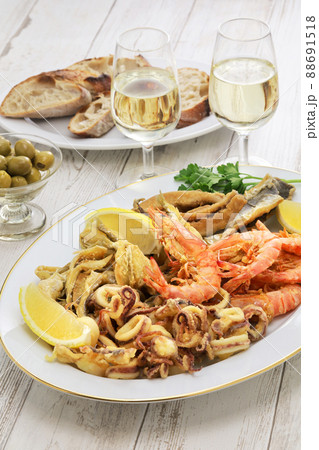 フリットミストディマーレ(シーフードフライの盛り合わせ) 88691518