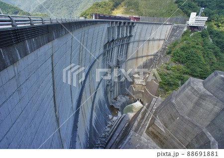川治ダムの堤体 川治ダムの堤体 88691881