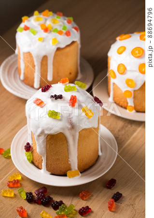Easter cakes with jelly sweets and kumquat Easter cakes with jelly sweets and kumquat 88694796