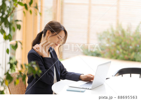 ビジネス 女性 30代 ビジネス 女性 30代 88695563