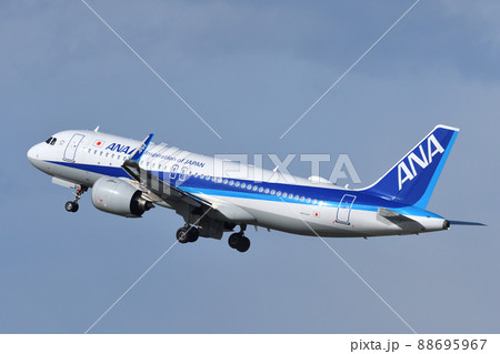 全日空 (ANA) の旅客機 A320-200Nの写真素材 [88695967] - PIXTA