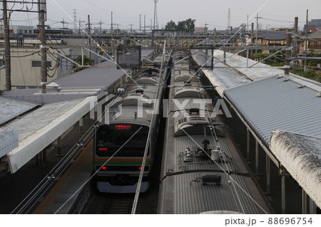 宇都宮線　白岡駅にて 88696754