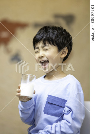 子供 ライフスタイル 男の子 88697531