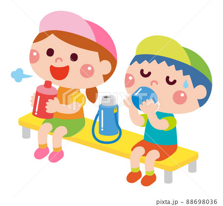 水分補給をする子どもたち 水分補給をする子どもたち 88698036