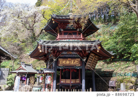 春の水澤寺 六角二重塔 春の水澤寺 六角二重塔 88698725