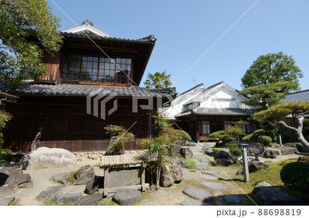 城下町津山 城東むかし町家 母屋と別棟 岡山県津山市城東界隈 城下町津山 城東むかし町家 母屋と別棟 岡山県津山市城東界隈 88698819