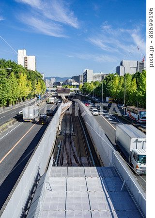 大阪・新御堂筋、北大阪急行電鉄桃山台駅周辺の風景と車両基地に入る電車 大阪・新御堂筋、北大阪急行電鉄桃山台駅周辺の風景と車両基地に入る電車 88699196