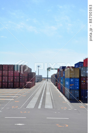 苫小牧ふ頭から太平洋の大海原へ 88700363