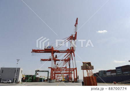 港湾施設風景　大阪湾　コンテナターミナル 88700774